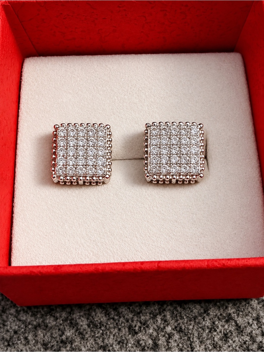 💎 Moissanite Square Pavé Stud Earrings – Silver Plated